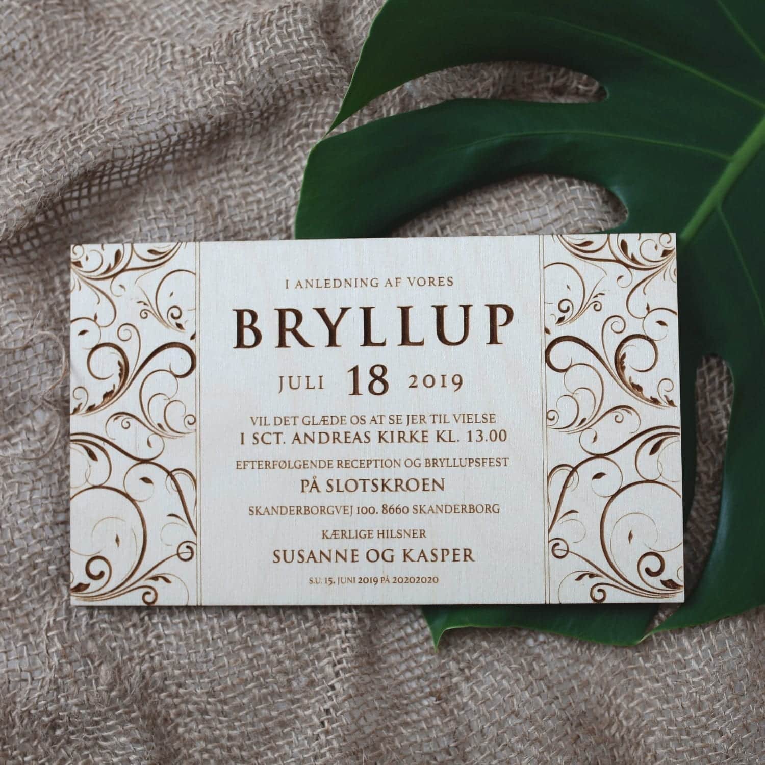 Lasercut invitation træ