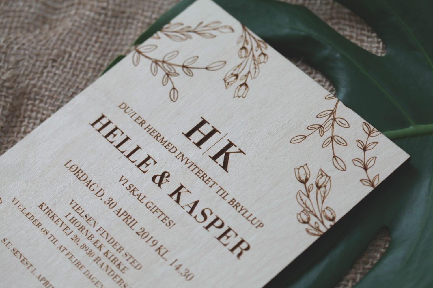 Monogram invitation træ