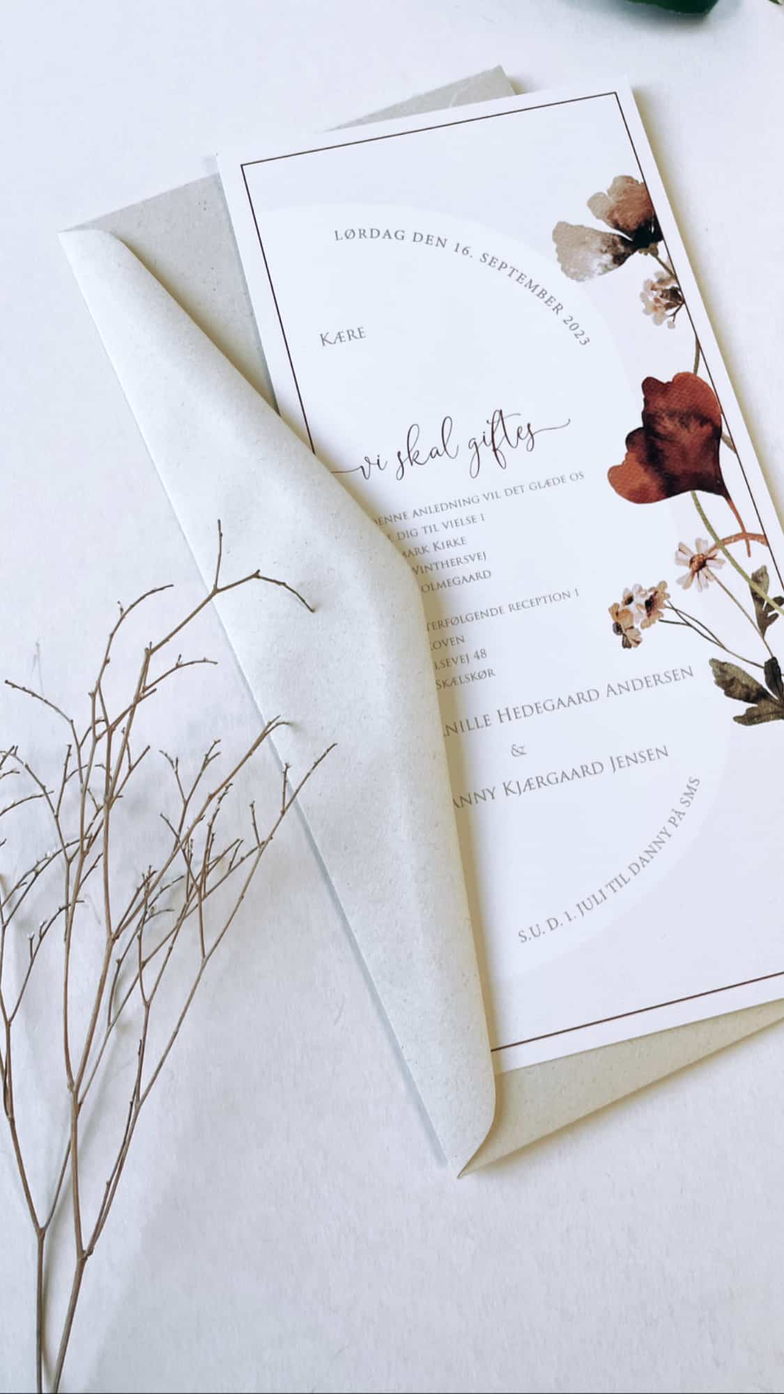 Bryllupsinvitation med kuvert