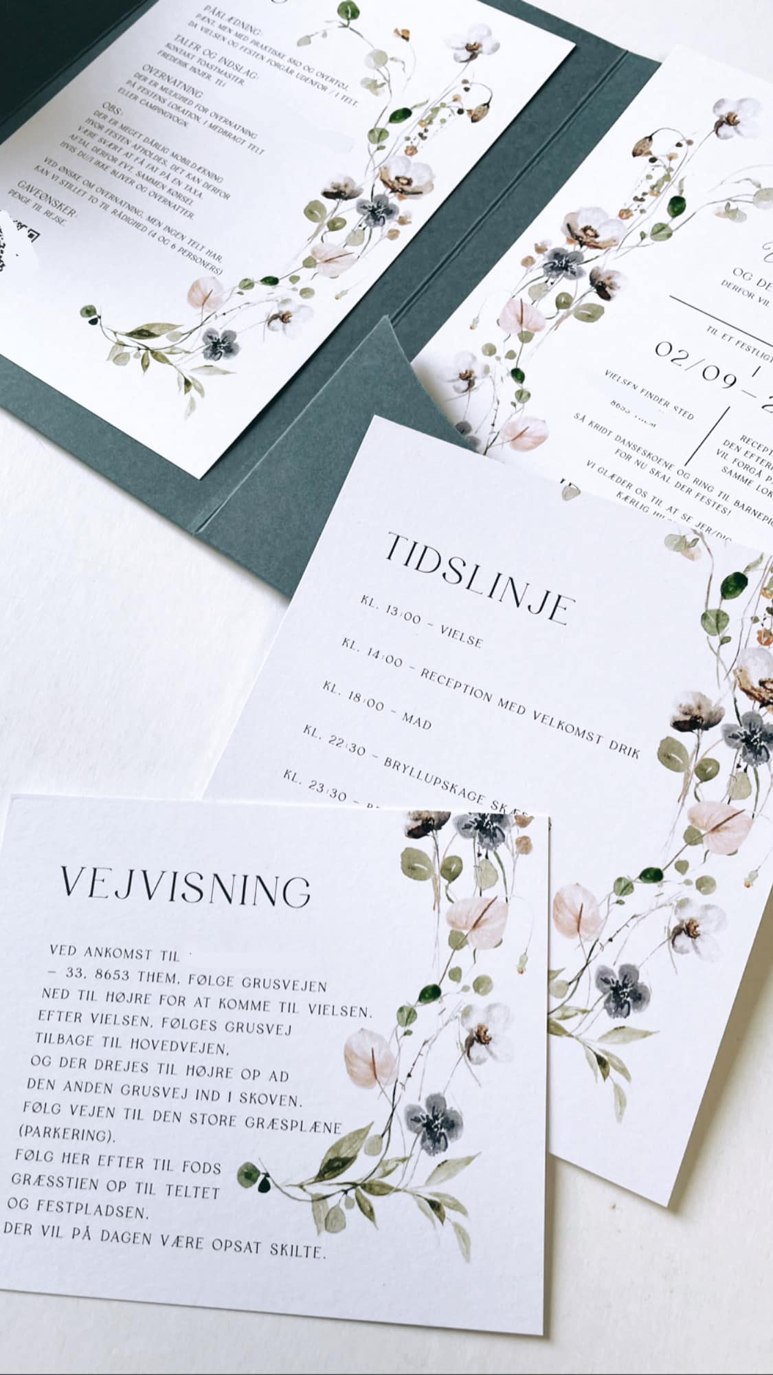 Flora pocketfold invitation fra Cloud Celebration