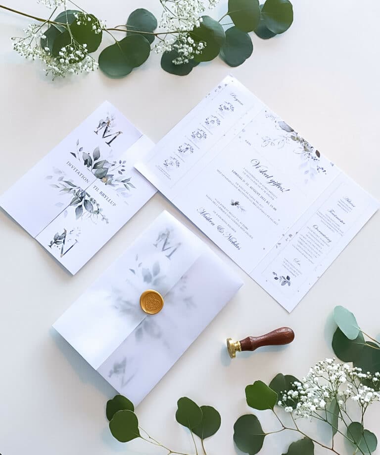 Smukke invitationer i vores Gold Leaf design