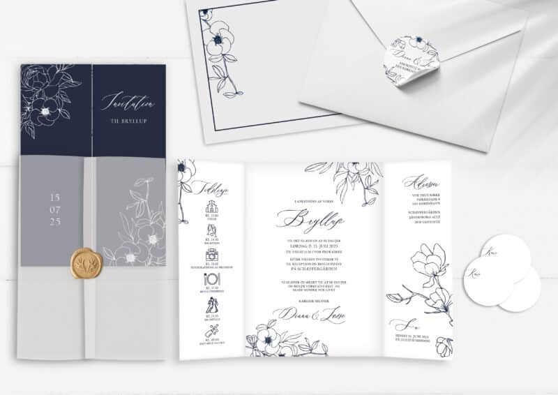 Enkel og stilren portefals invitation til bryllup i navy og hvidt design med blå baggrund og hvide blomster og grene