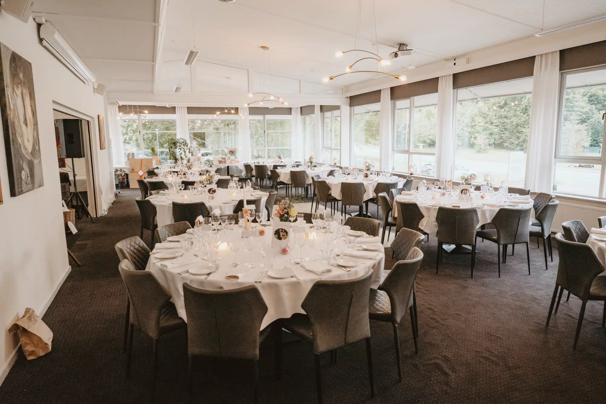 Oversigtsbillede over bordene hos Hotel Skanderborghus 3