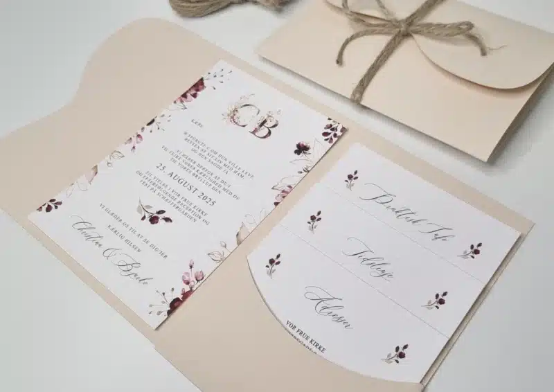 Pocket fold bordeaux bloom