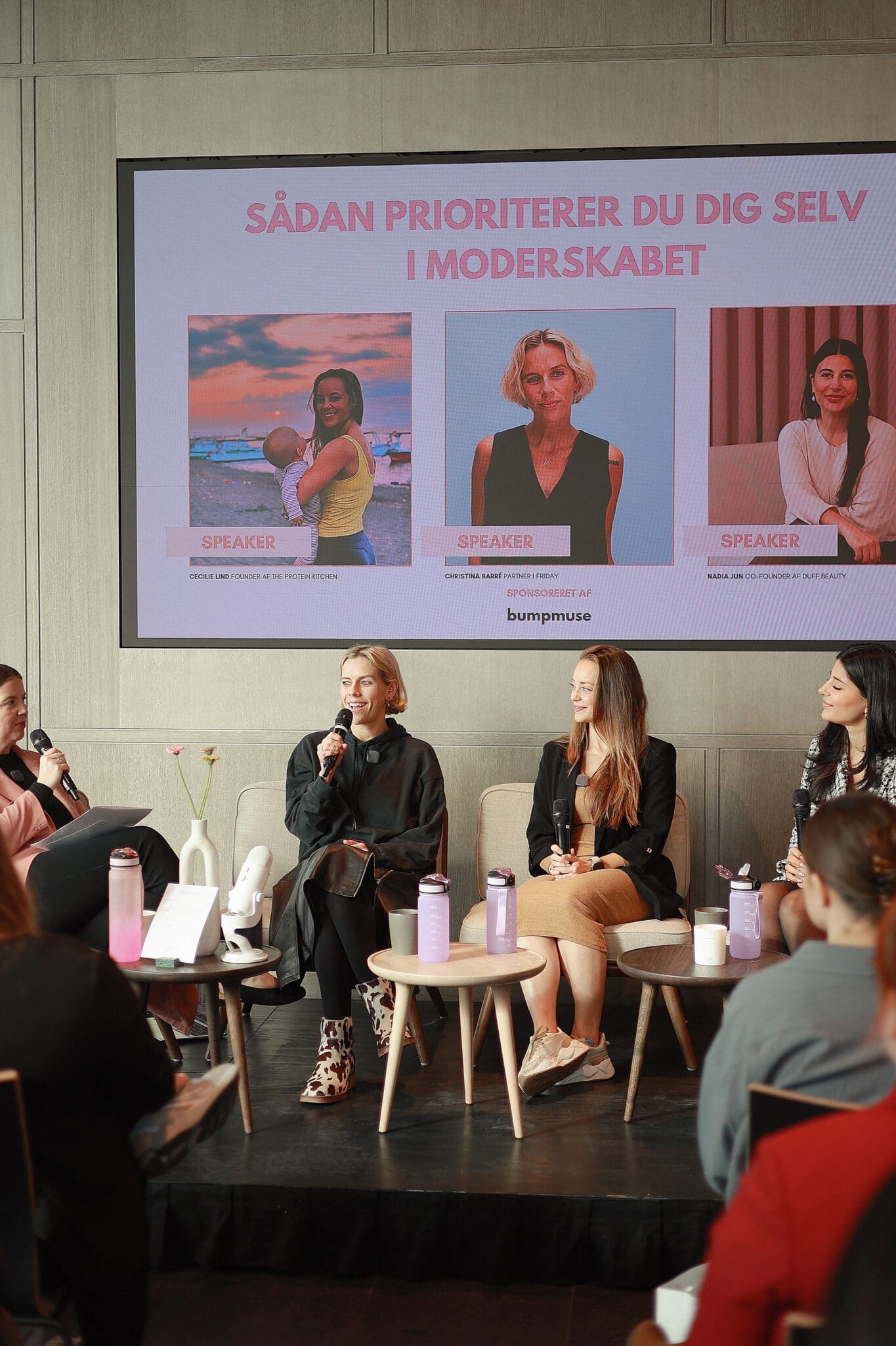 Tryksager til event for MOMtivation med velkomstskilt og branding