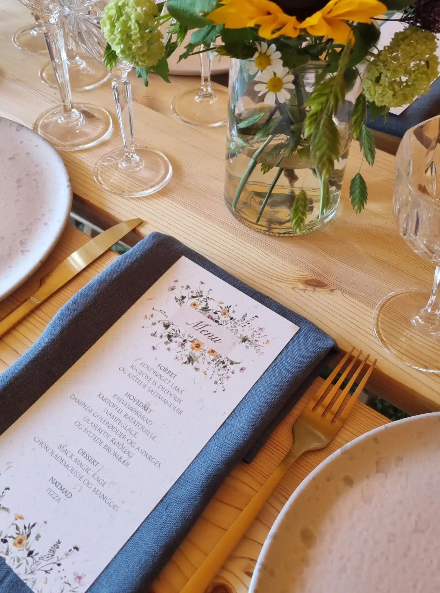 Tryksager til firmafester med bordkort, menukort og skilte