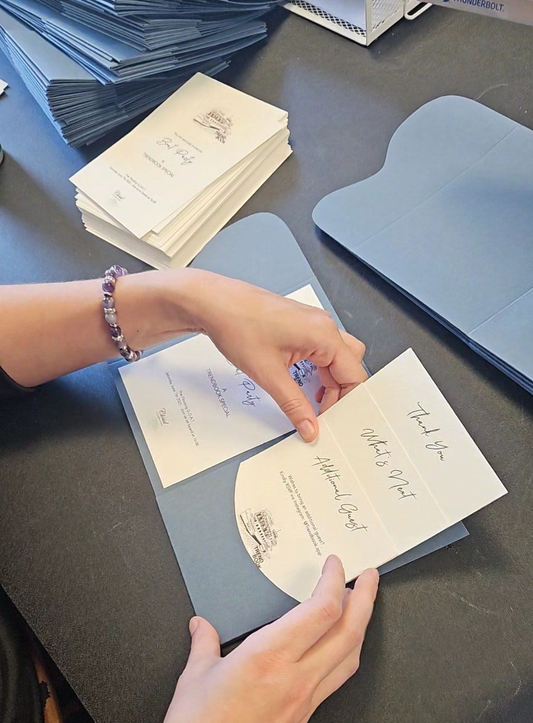 Detaljebillede af eksklusiv invitation til virksomhedsevent