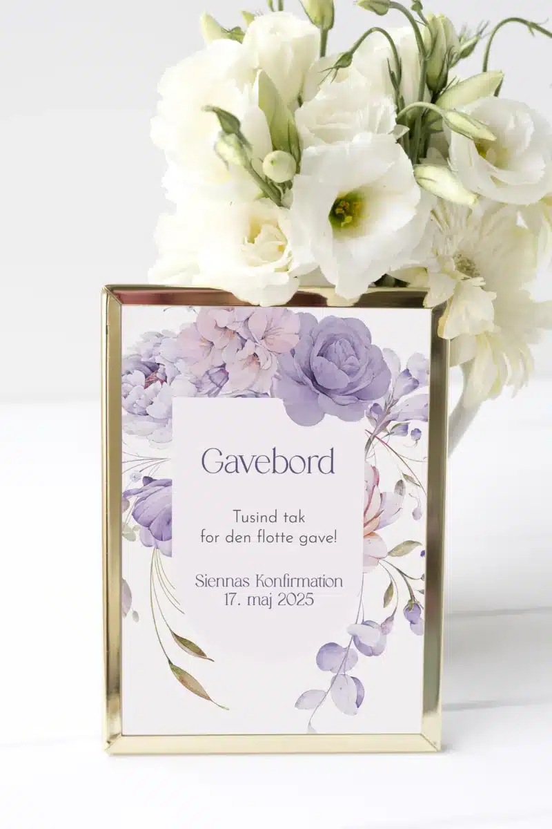 Gavebordskilt med blomster i lilla, lavendel og lyserøde nuancer
