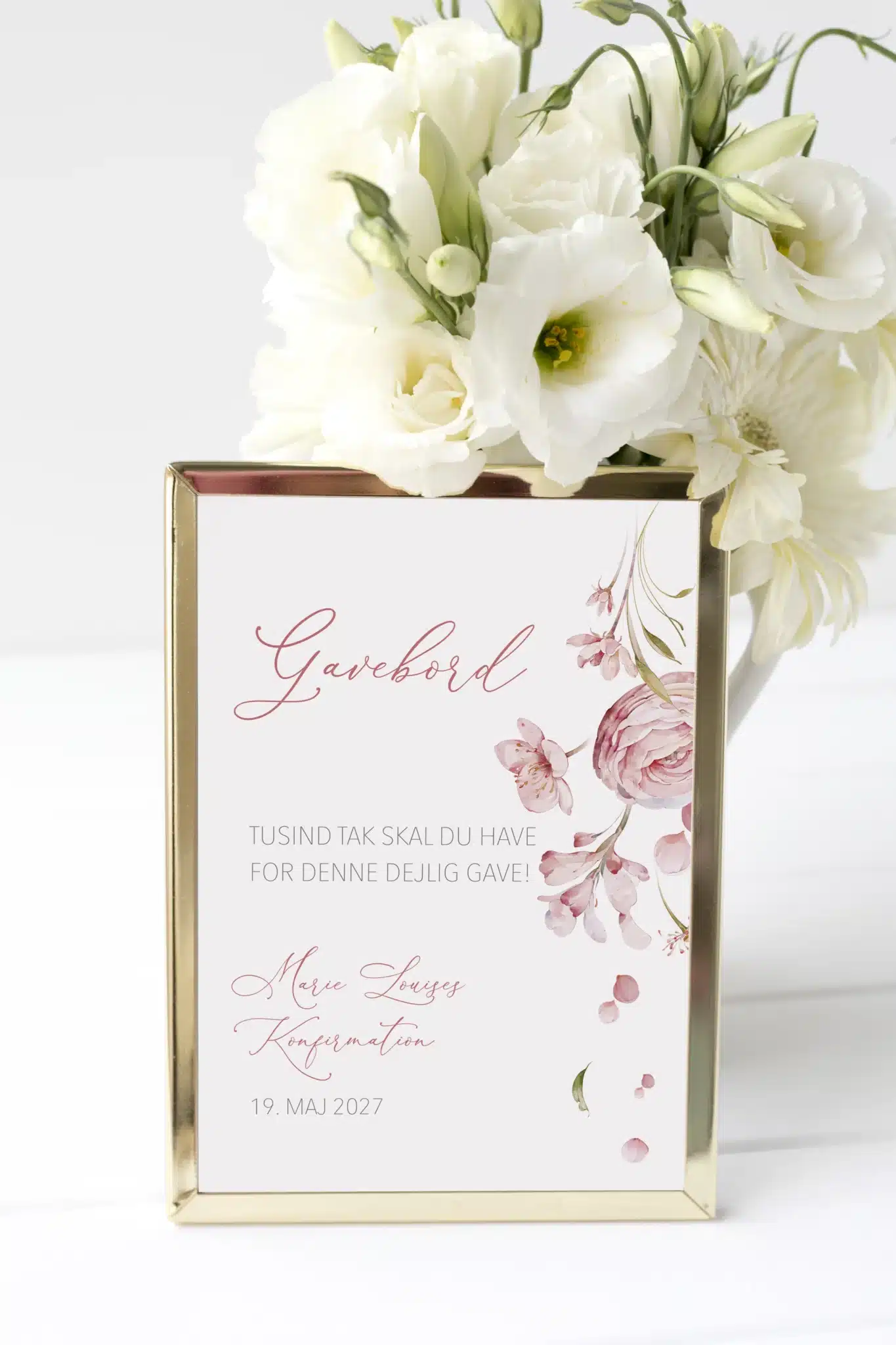 Gavebord skilt i lyserøde, rosa og lavendel nuancer - perfekt til en feminin konfirmation